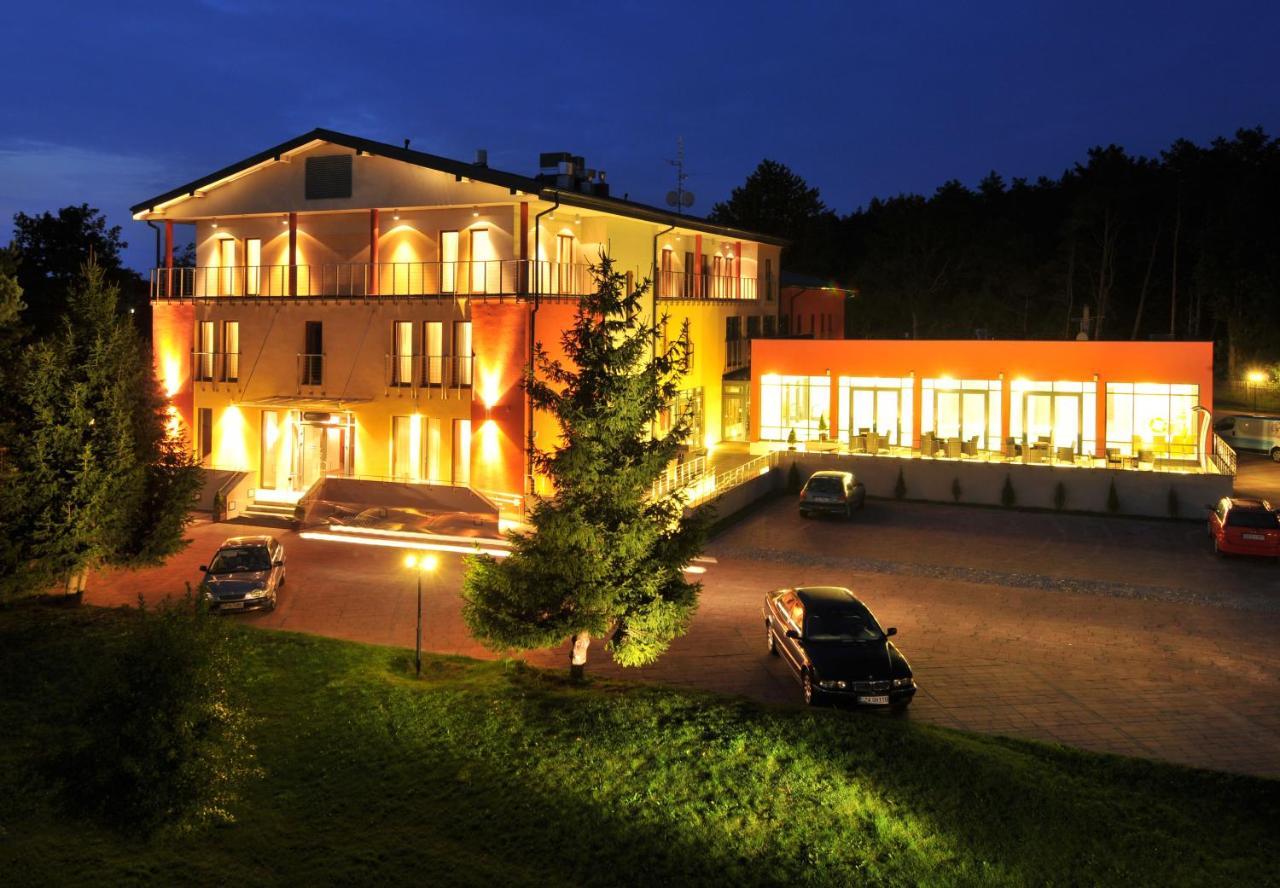 Centrum Wypoczynkowo-Konferencyjne Solaris Łazy Exterior foto